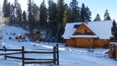 Domek drewniany z 4 apartamentami | Idealne na Pobyt sylwestrowy | 20 miejsc - Sylwester