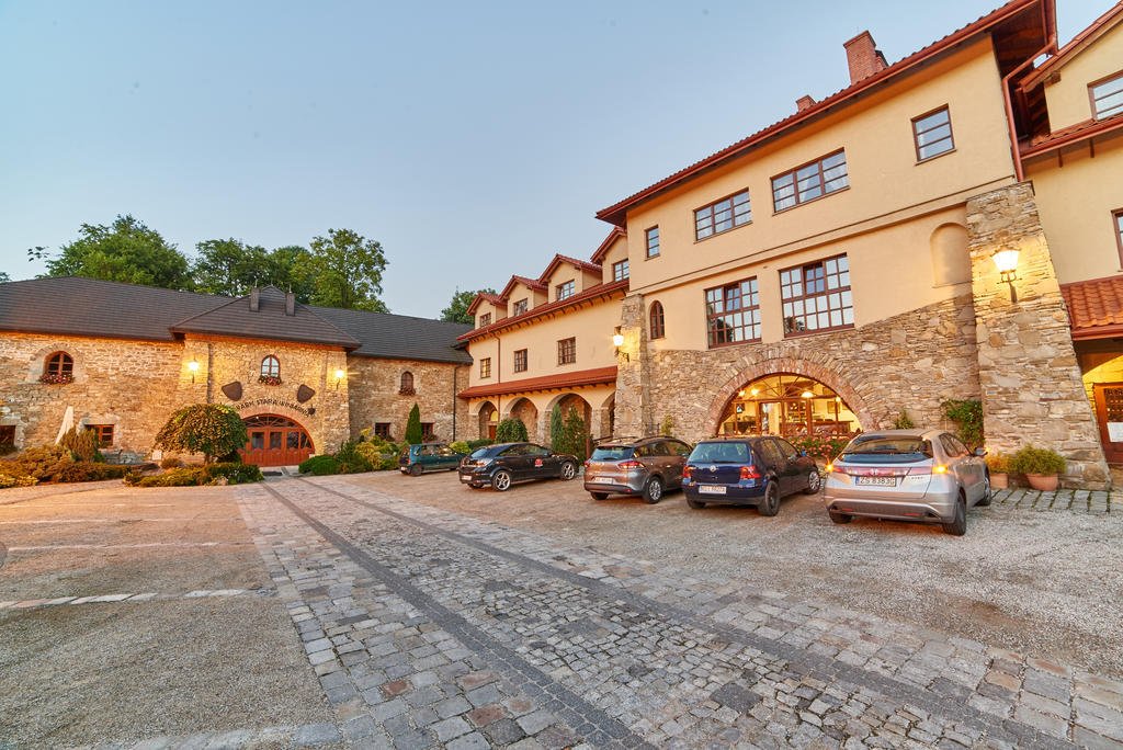 Dziedziniec